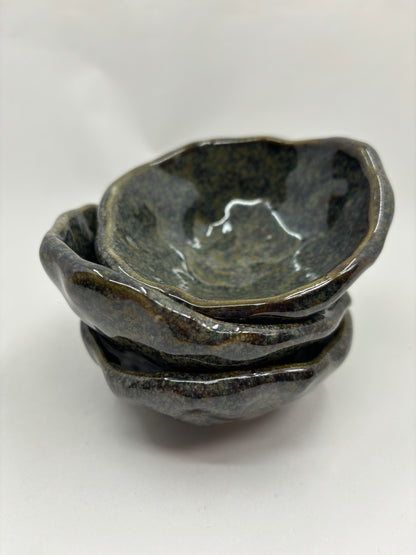 Mini Pinch Bowls in Onyx